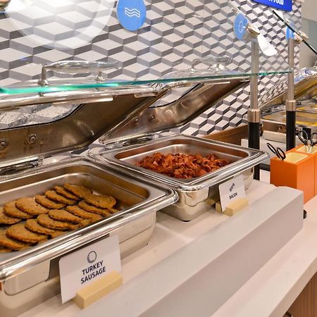 Holiday Inn Express Hotel & Suites Manteca By Ihg Exteriör bild