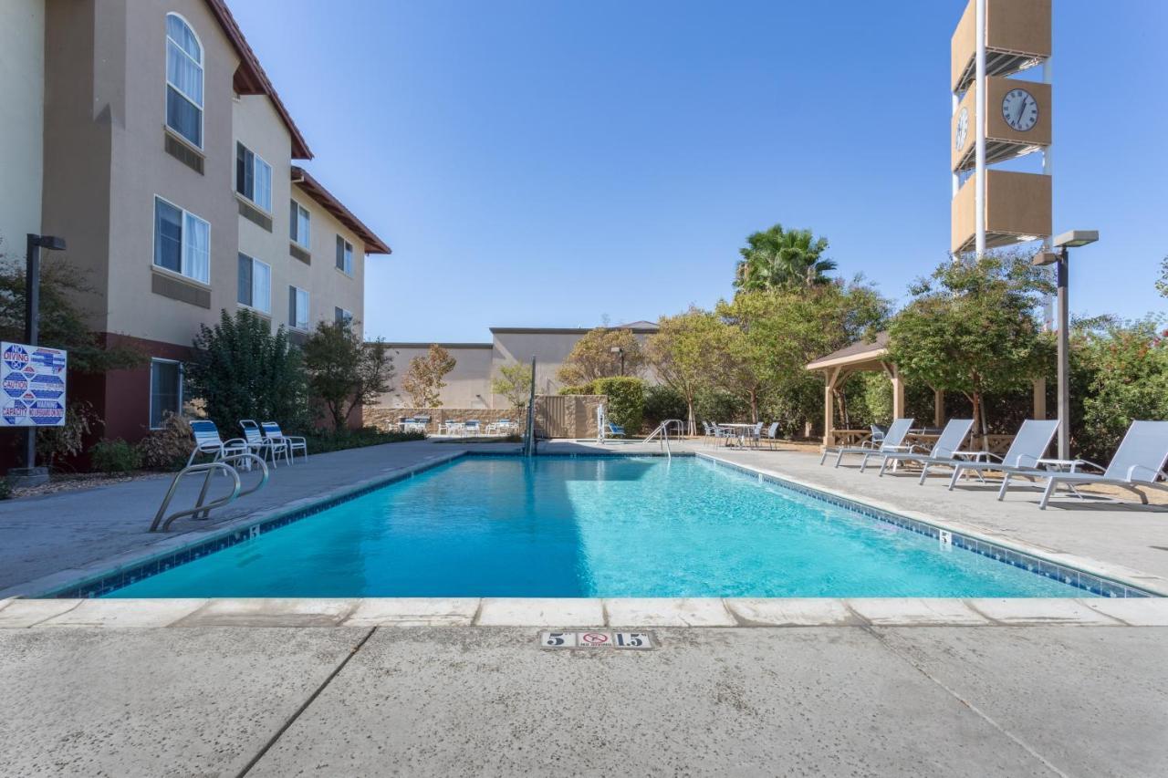 Holiday Inn Express Hotel & Suites Manteca By Ihg Exteriör bild