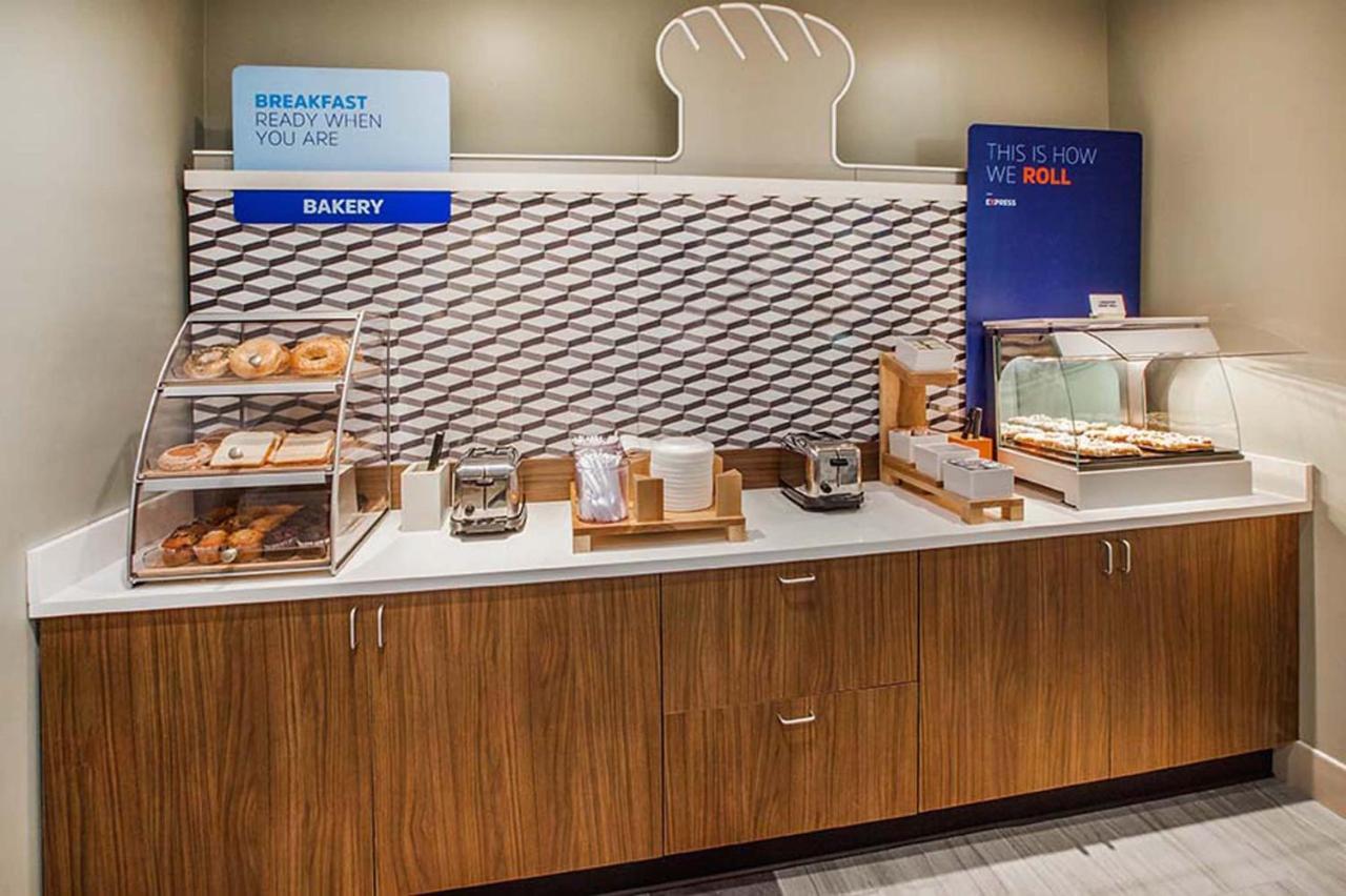 Holiday Inn Express Hotel & Suites Manteca By Ihg Exteriör bild
