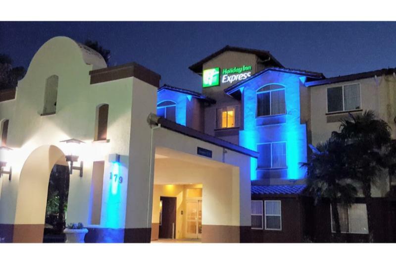 Holiday Inn Express Hotel & Suites Manteca By Ihg Exteriör bild