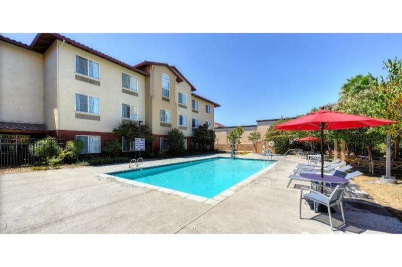 Holiday Inn Express Hotel & Suites Manteca By Ihg Exteriör bild
