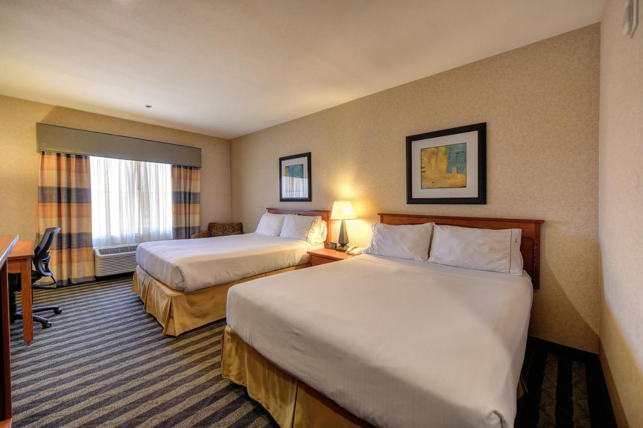 Holiday Inn Express Hotel & Suites Manteca By Ihg Exteriör bild