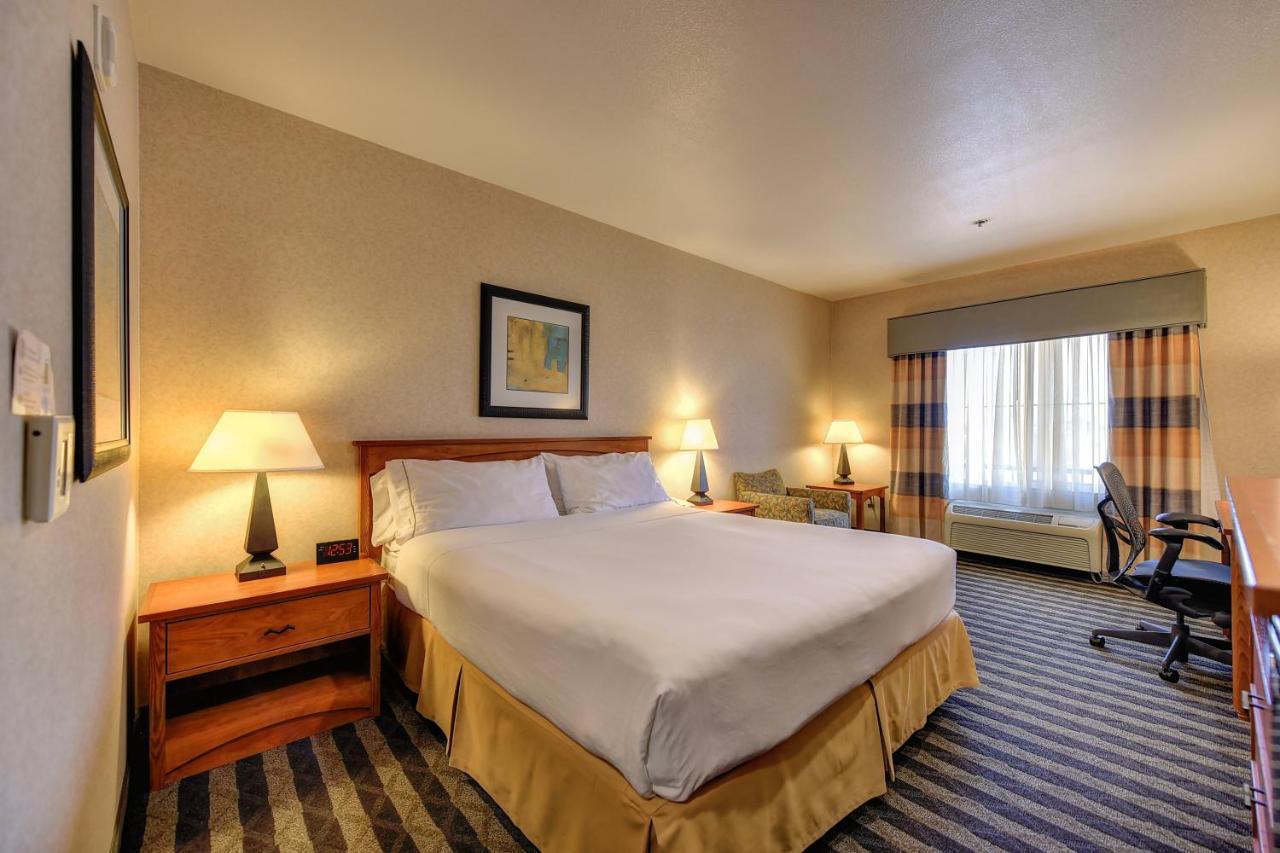 Holiday Inn Express Hotel & Suites Manteca By Ihg Exteriör bild