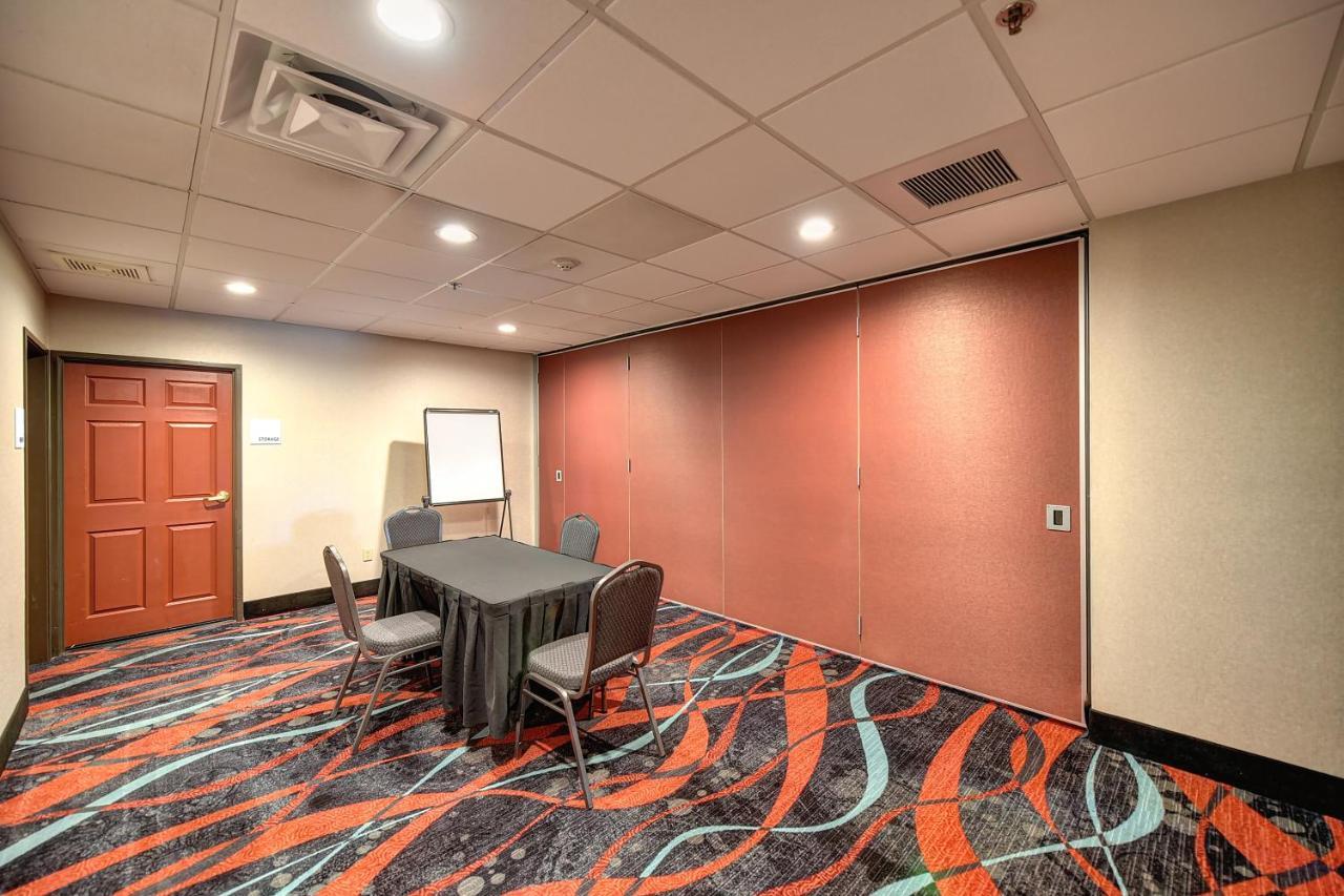 Holiday Inn Express Hotel & Suites Manteca By Ihg Exteriör bild