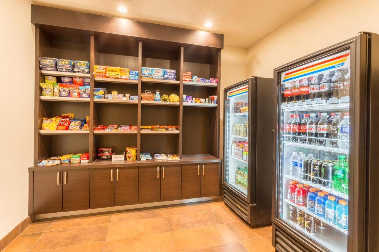 Holiday Inn Express Hotel & Suites Manteca By Ihg Exteriör bild