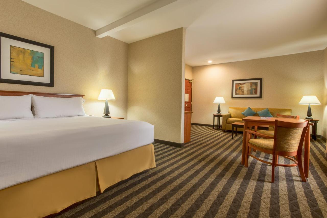 Holiday Inn Express Hotel & Suites Manteca By Ihg Exteriör bild