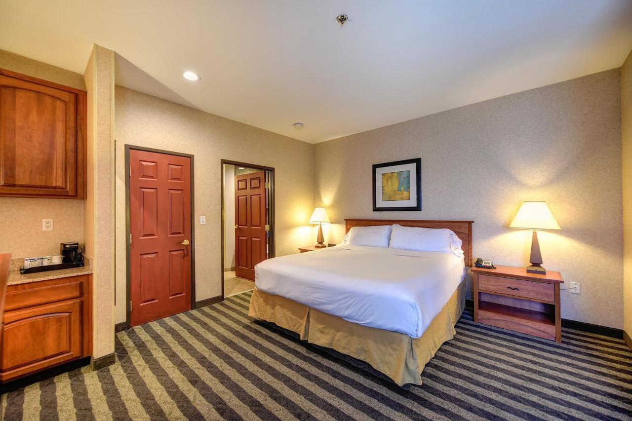 Holiday Inn Express Hotel & Suites Manteca By Ihg Exteriör bild