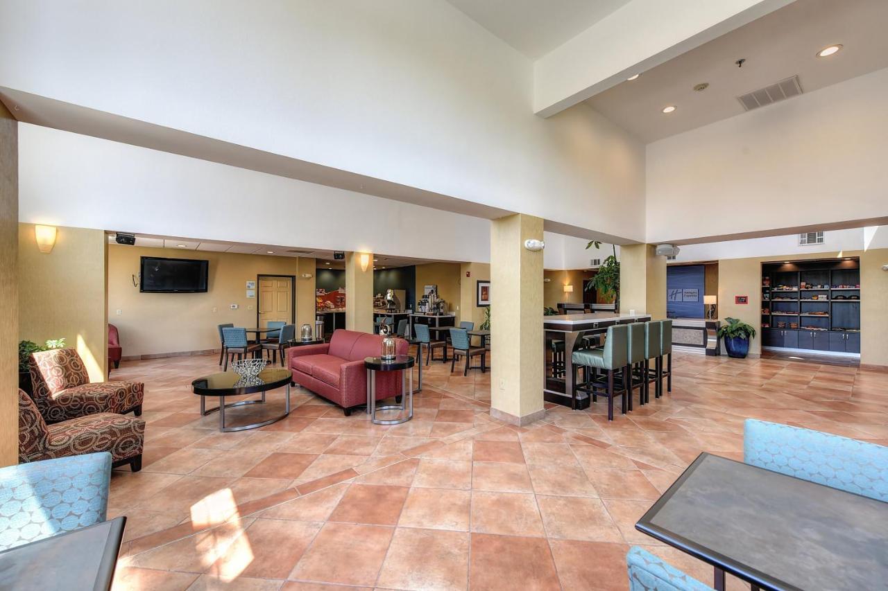 Holiday Inn Express Hotel & Suites Manteca By Ihg Exteriör bild